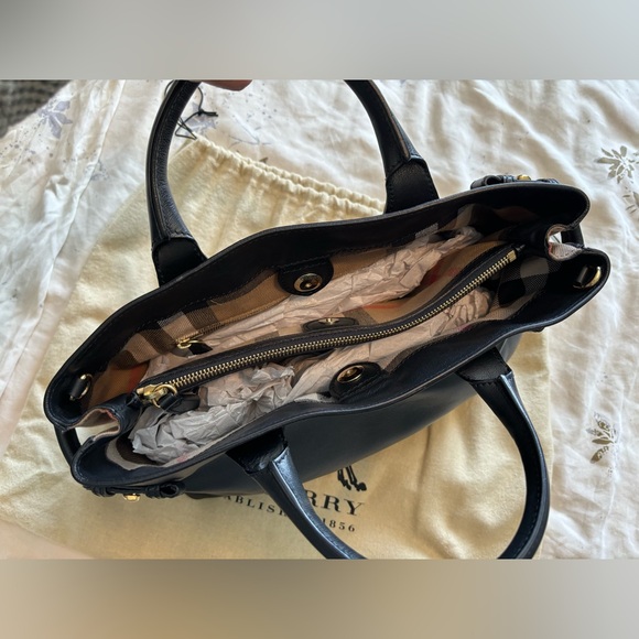 Burberry Derby Calfskin House Check Medium Banner Tote Black - Picture 4 of 5